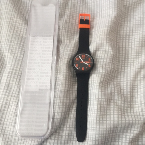 I am selling a very good Swatch Watch. - Picture 4 of 7